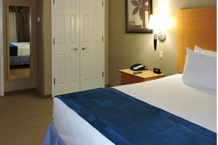 Room 11 of 30