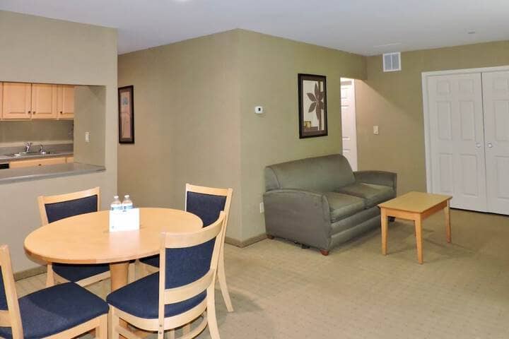 Room 13 of 30