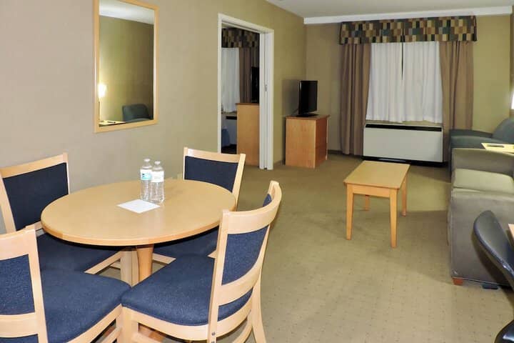 Room 12 of 30