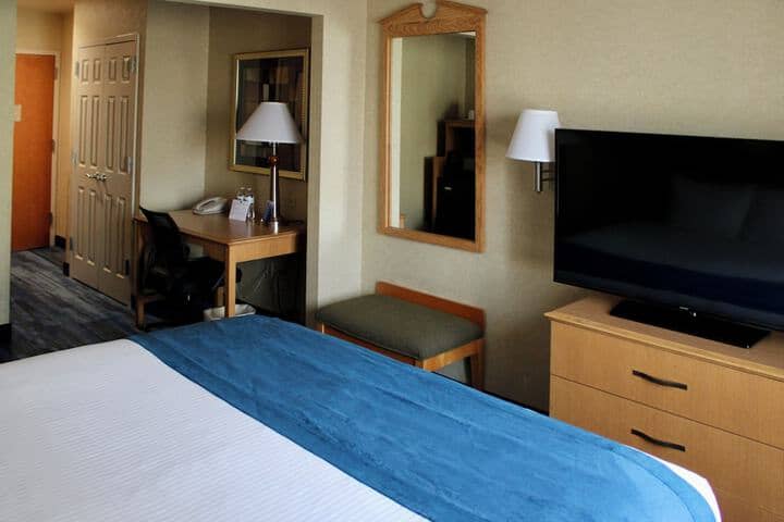 Room 3 of 30