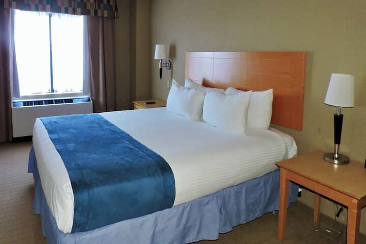 Room 9 of 30